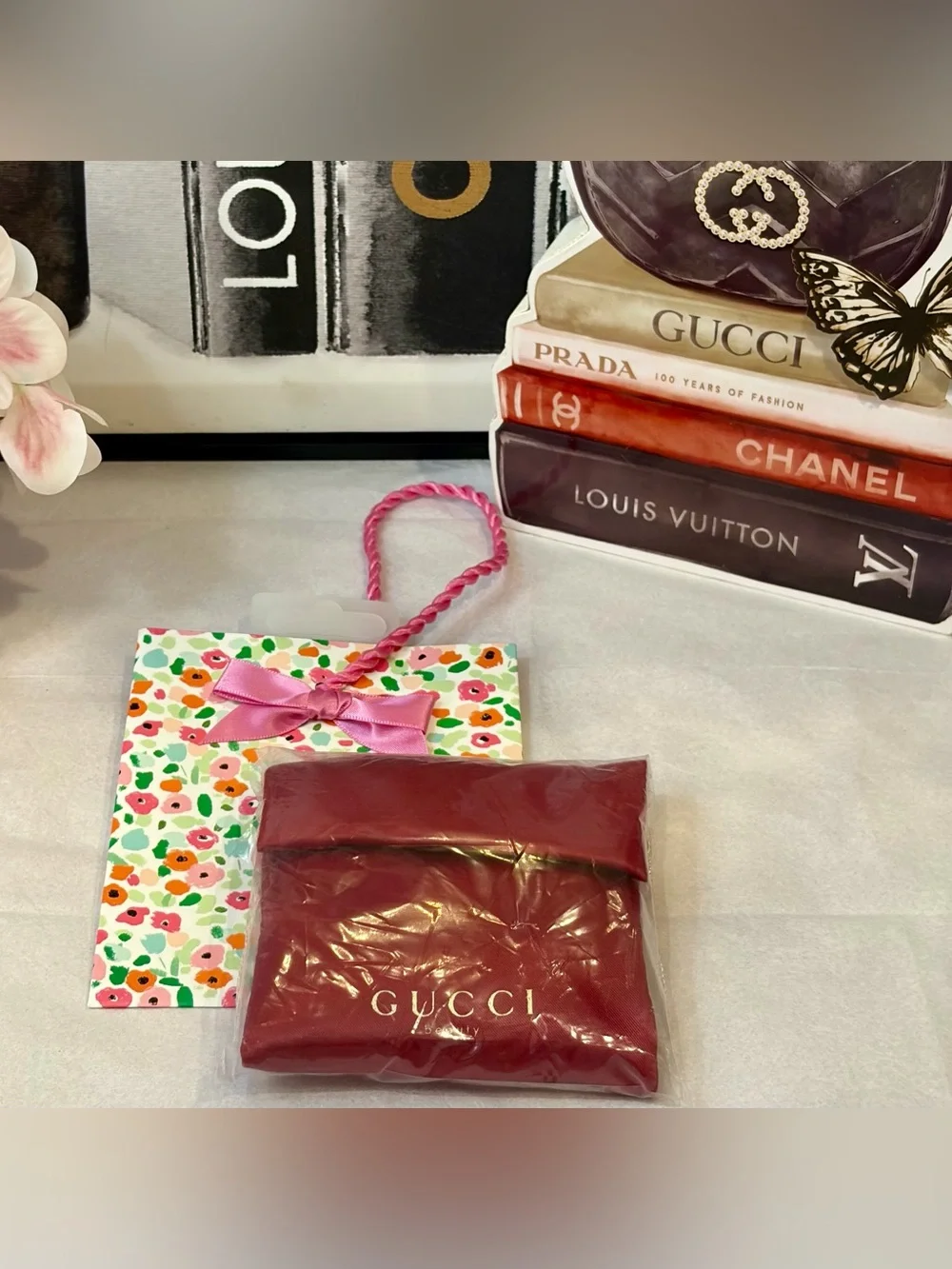 Gucci Gold Floral Compact Mirror with Multicolor Flower Print